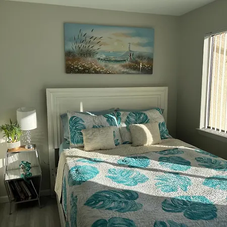 Sunset Harbor Palms - Mason Beach Retreat